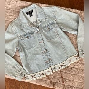Vintage Y2K Denim Jacket Lt Wash Boho Suede Leather Trim and Tassles SZ M